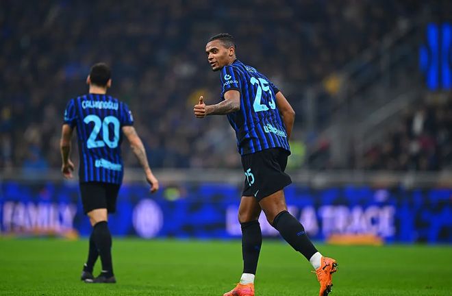 赛地聚焦：意甲冲刺阶段热度飙升，曼城主帅复盘，悬念犹存，团队化学反应显著