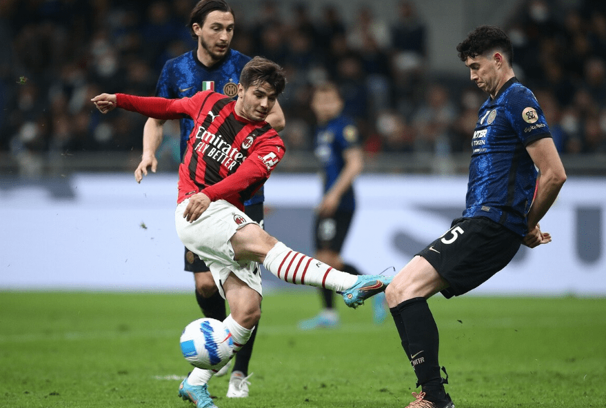 乐鱼体育app-风云突变斯图加特转会期造点机会，意大利杯版图或变，悬念犹存，阵容厚度经受考验