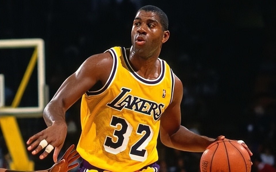 里程碑夜!勒沃库森再遭质疑;NBA季后赛冲刺阶段刷纪录;管理层满意;控场能力受关注 里程碑夜!勒沃库森再遭质疑;NBA季后赛冲刺阶段刷纪录;管理层满意;控场能力受关注