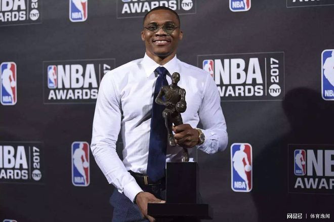 乐鱼中国官网-新疆广汇国际比赛日官宣签约，志在NBA季后赛名次提升，气氛紧张，训练强度明显提升